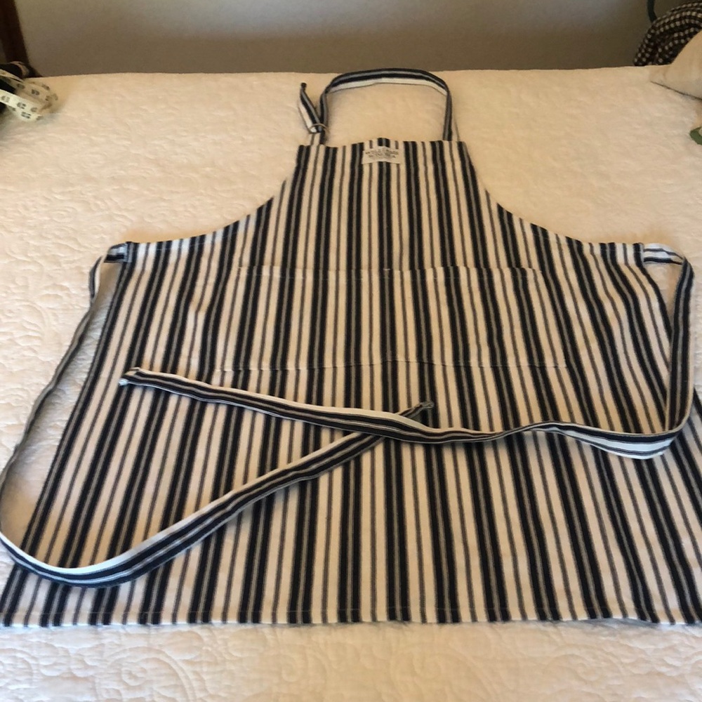 Williams Sonoma navy white stripe apron New without tags